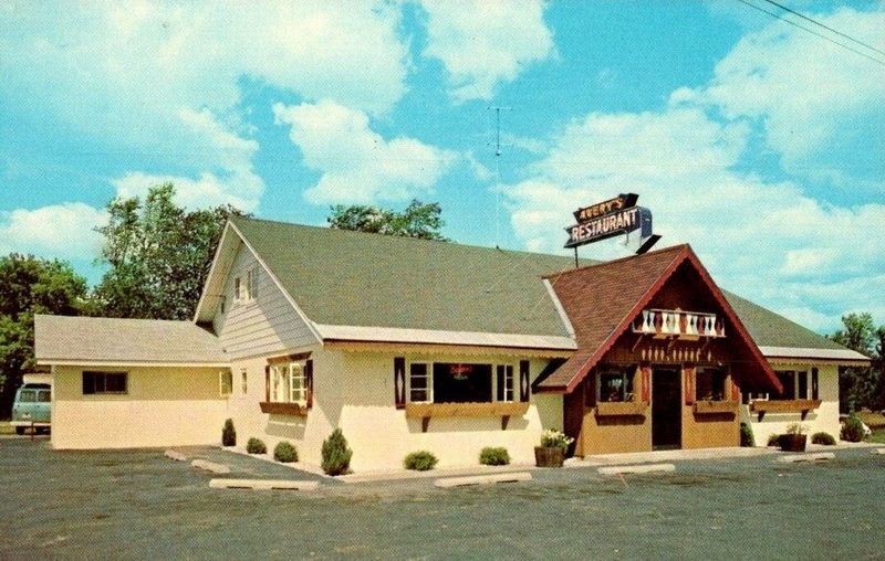 Averys Restaurant - Vintage Postcard